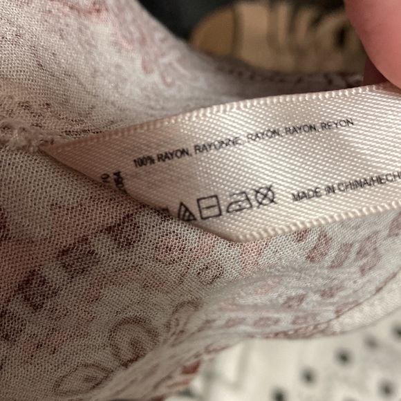 Anthropologie Lilka Chemise Dress, Cream and Pink Paisley, size small - Picture 8 of 8